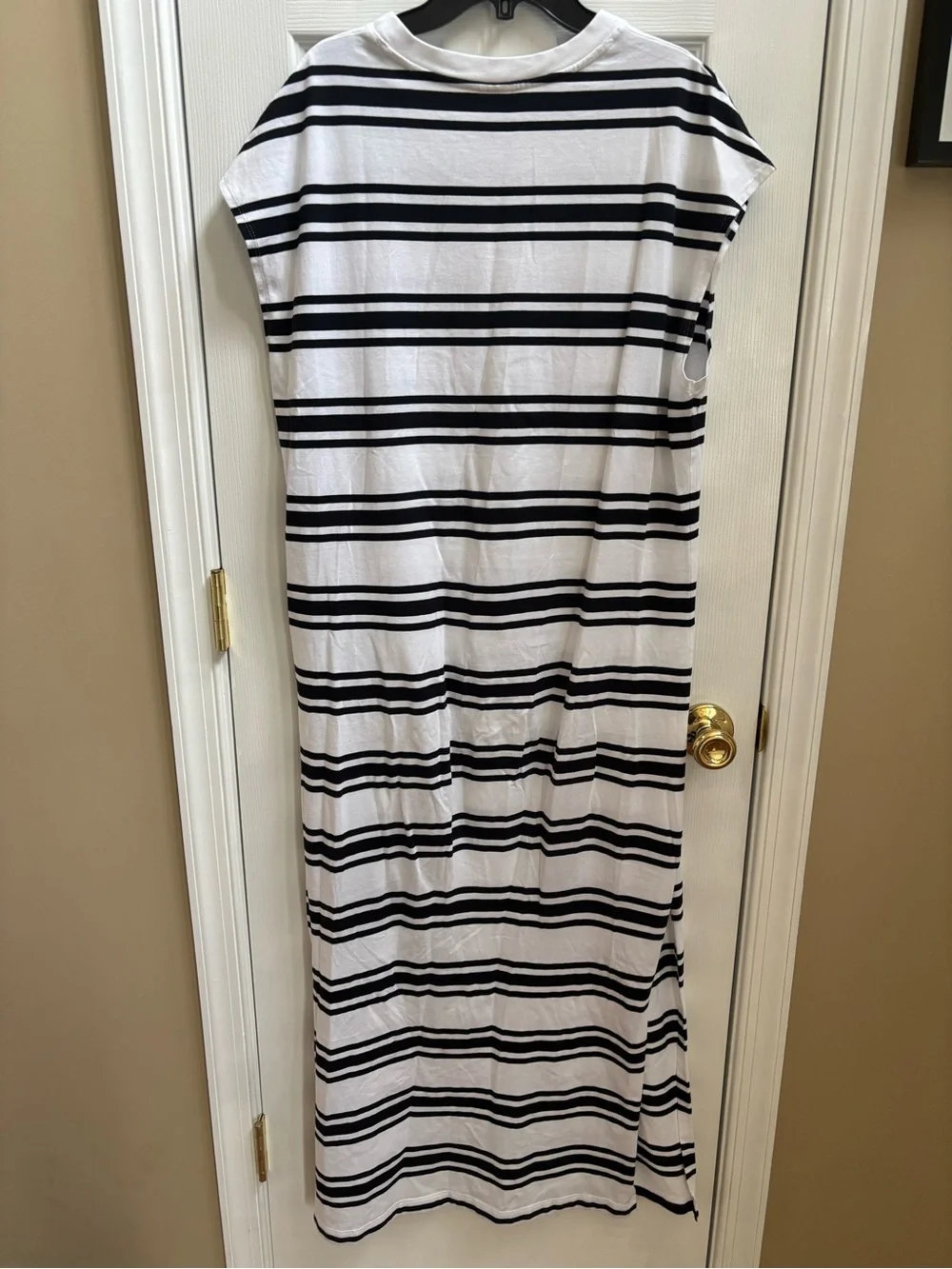 Abercrombie & Fitch Black & White Striped T-shirt Maxi Dress, Size Mtall, NWOT